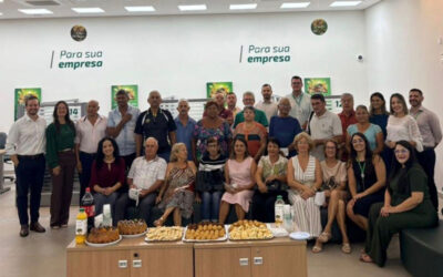 Sicredi lança programa União 60+ para fortalecer inclusão financeira e ampliar atendimento especializado ao público sênior
